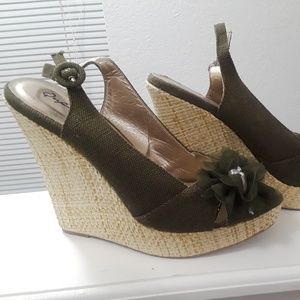 green wedges